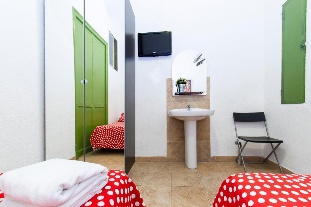 Hostal Bahia Madrid Exterior photo