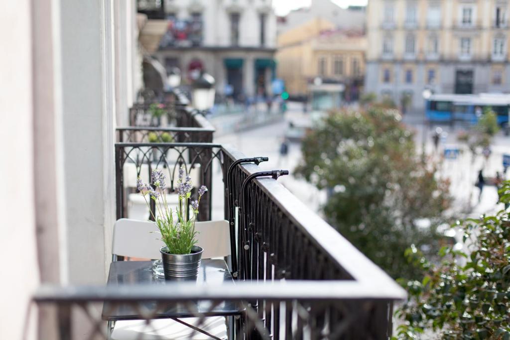 Hostal Bahia Madrid Exterior photo
